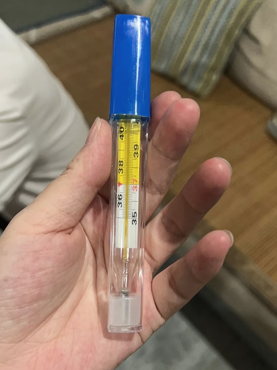 水银体温计血压计明年起禁产 有点猝不及防，要不要囤几根？看到有人说，水银体温计最