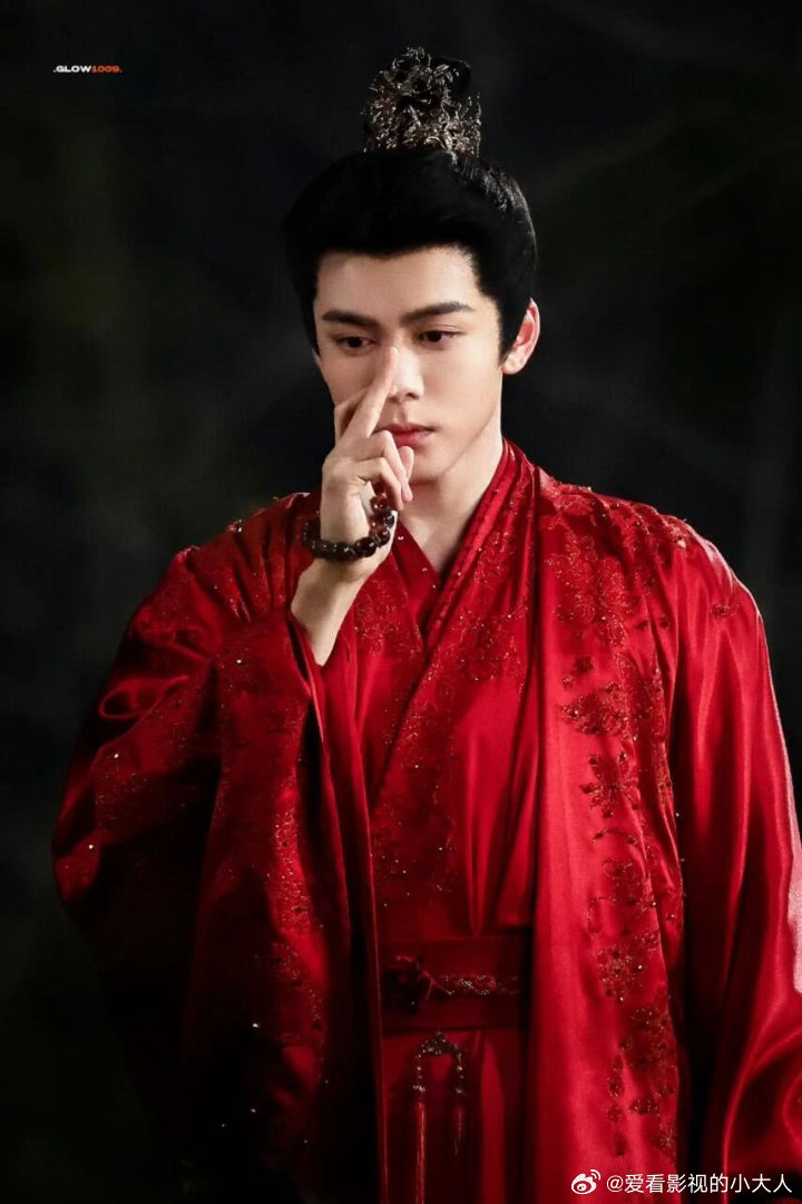 内娱需要多一些这样的“较真”！曾舜晞0.1页打戏描述拍了一夜曾舜晞用一整晚磨0.