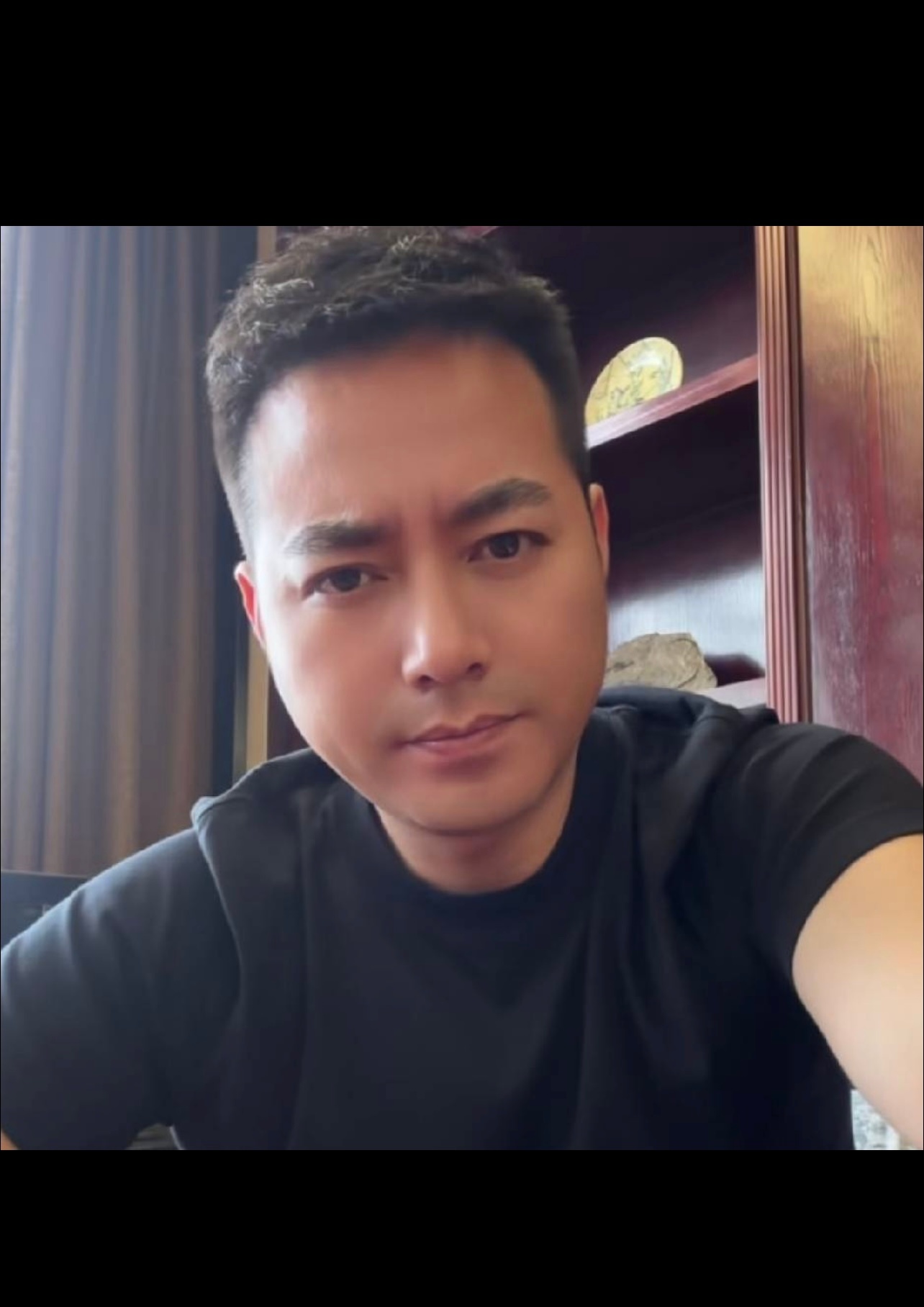 #杀猪盘套路有多深# 这位男士是谁？？有没人知道？你的照片被人盗用了，到处发信息