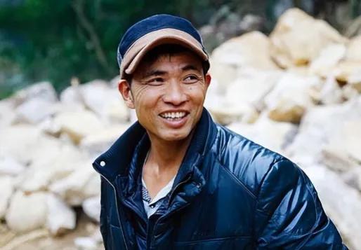 广西桂林永福县龙溪村的小江屯，曾是一个被大山重重锁住的偏远瑶族村寨。全屯一百多口