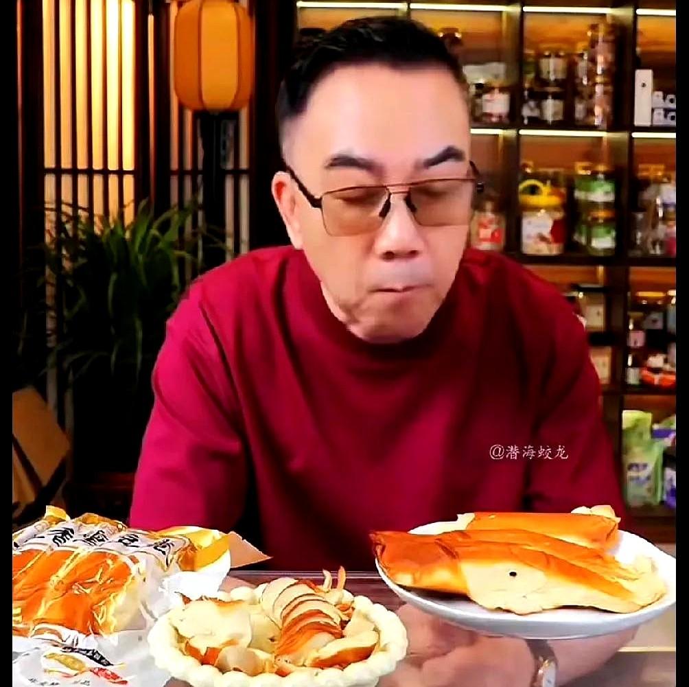 杨议铁粉帮哥给杨议提气，警告虎豹兄弟，你们俩别说大话，压寒气，称小虎小豹你俩背信