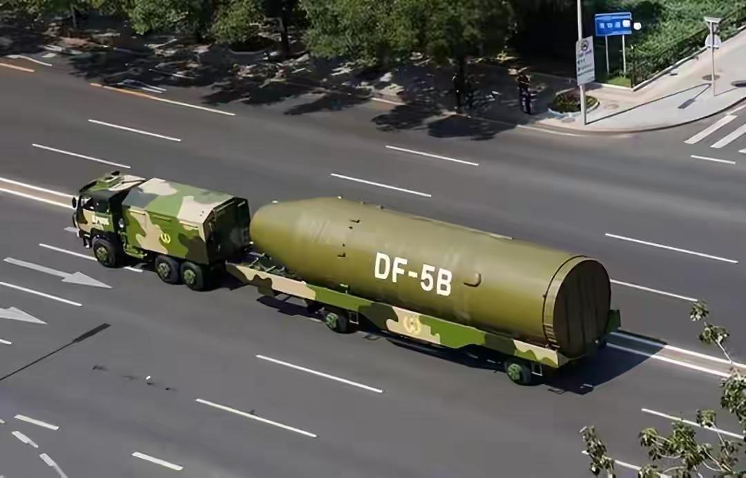 金灿荣：支持胡锡进的观点，“中国不首先使用核武器的原则，应该把日本排除在外”。