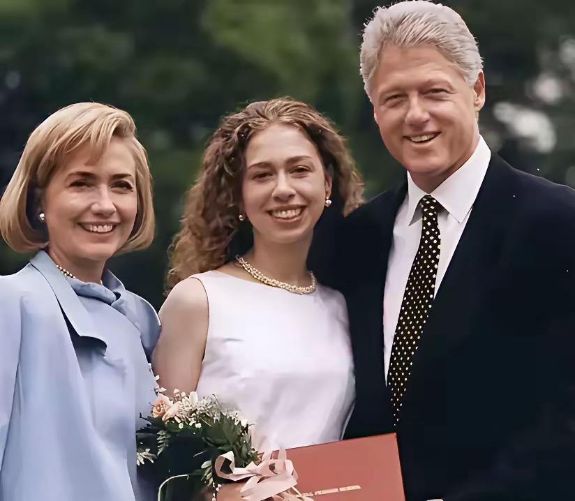 都说女儿似父，但在克林顿这里，似乎有了不同
他和希拉里唯一的女儿，颜值气质不像他