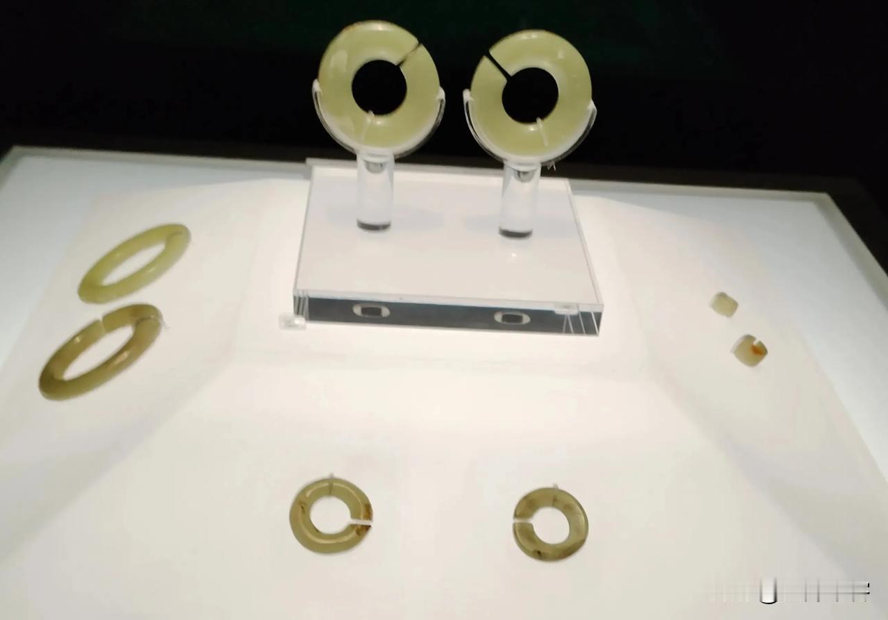 【世界上最早的耳环，来自8000前年的赤峰】红山文化，是中国玉文化之乡，也是龙文