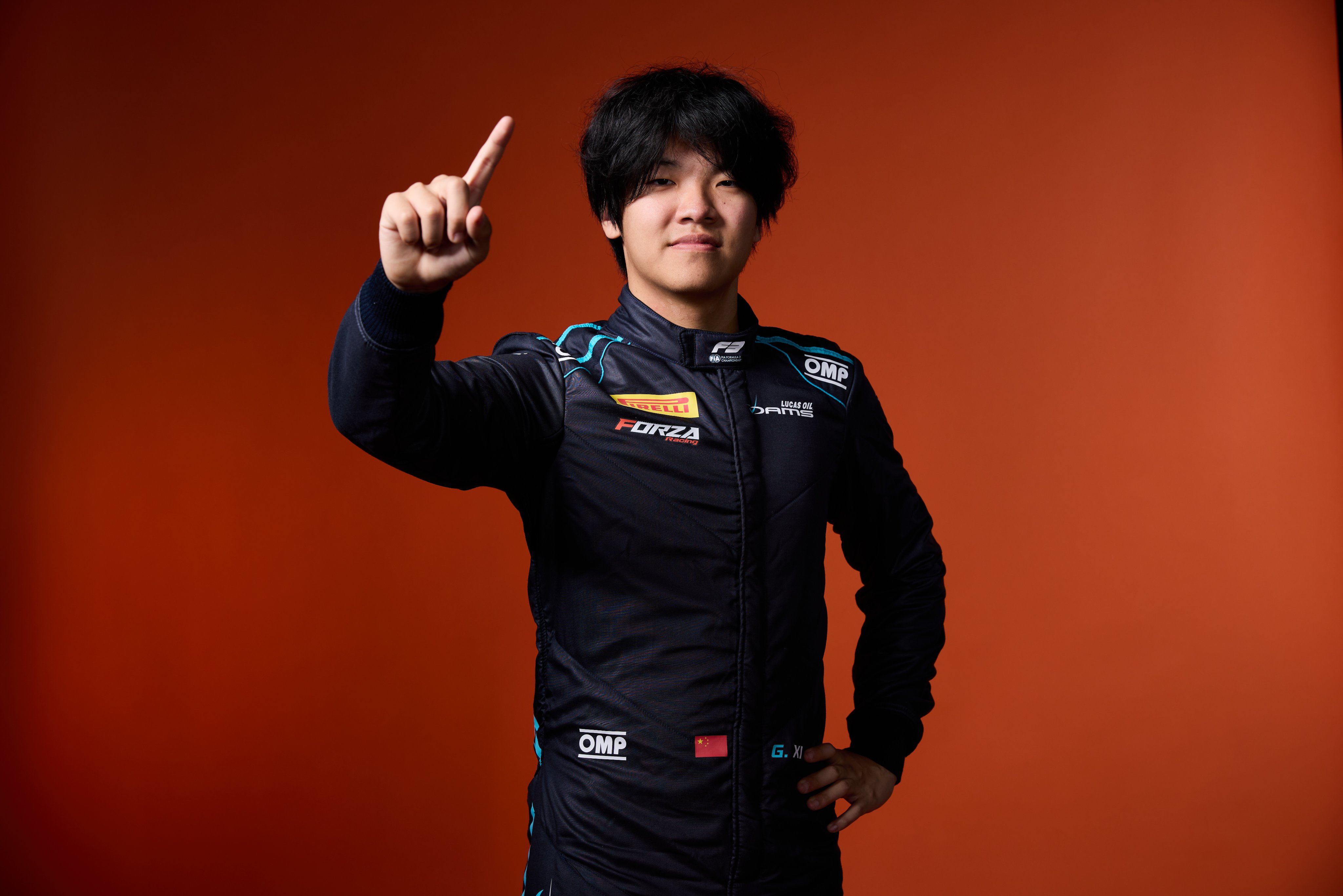 在昨天的FIA F3摩纳哥站周六冲刺赛中，中国车手谢咏霖取得亚军，首次站上FIA