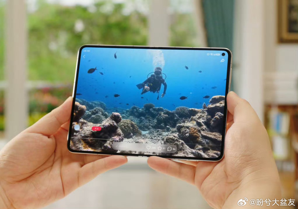 华为PuraXMax来了嚯，更阔了~展开看好爽！