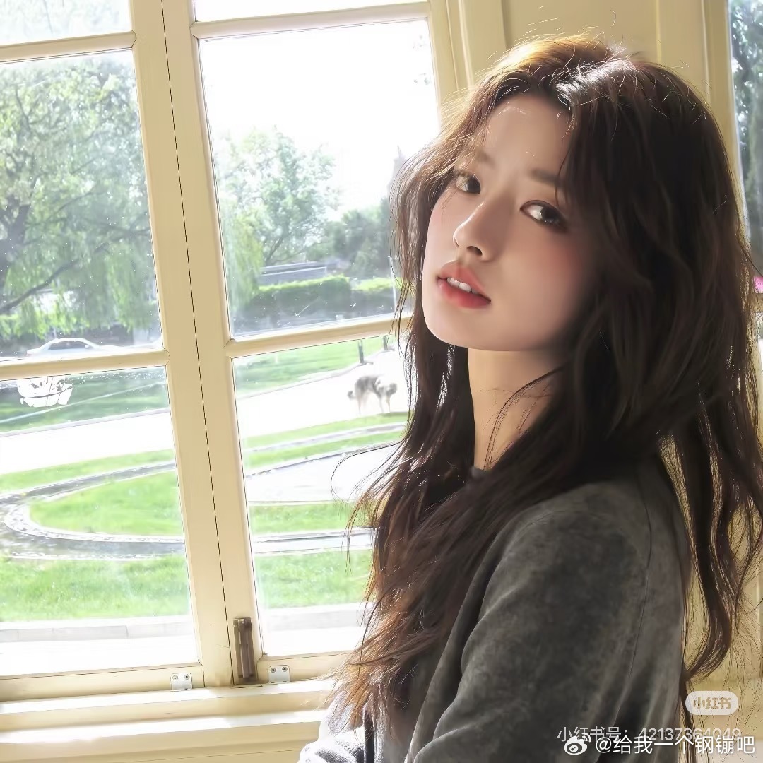 徐若晗 梦回爱你昨晚的“神仙售后”谁还没看！徐若晗低调现身汪苏泷演唱会，导播切到