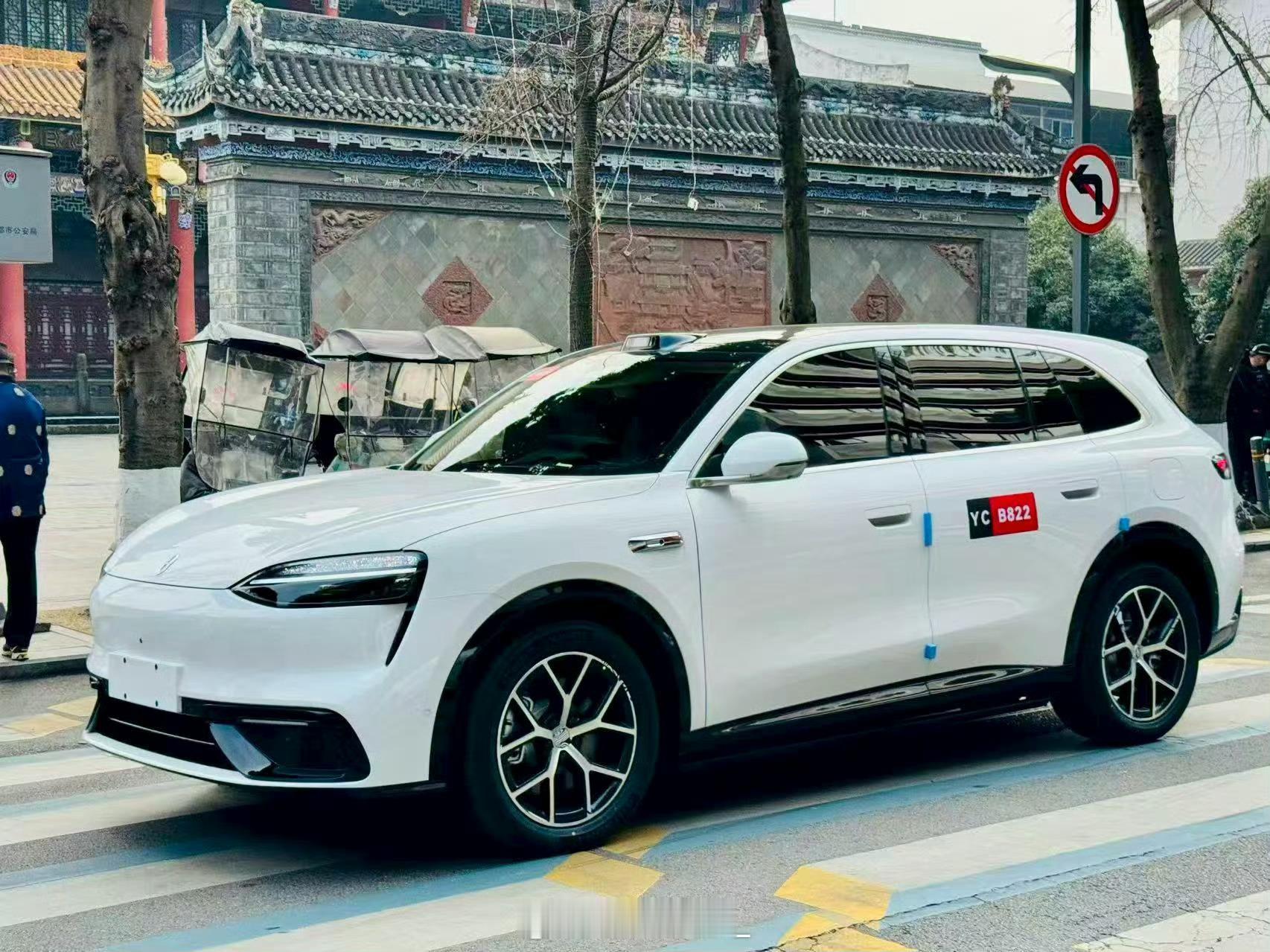 问界M6外观曝光这个外观，大家觉得怎么样 