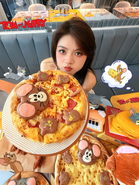 莫？必胜客新联名…把猫和老鼠做成了披萨饼🍕