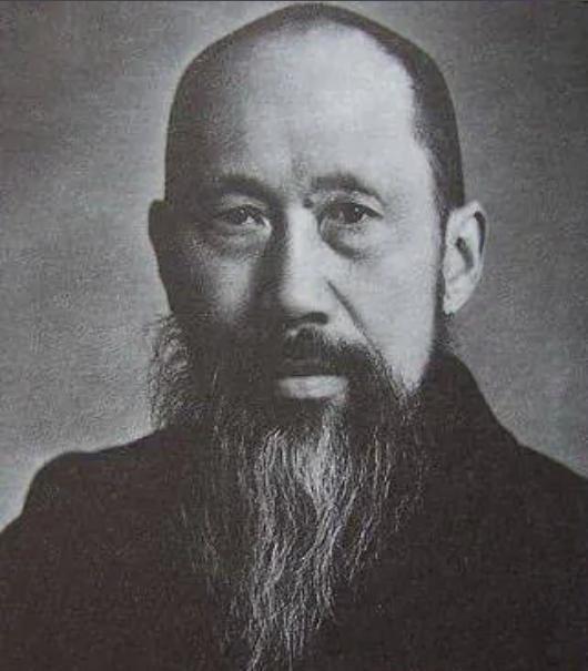 国民党特务怒闯张澜病房，竟神秘替换杀手，最后坦言身份：其实我是自己人！

194
