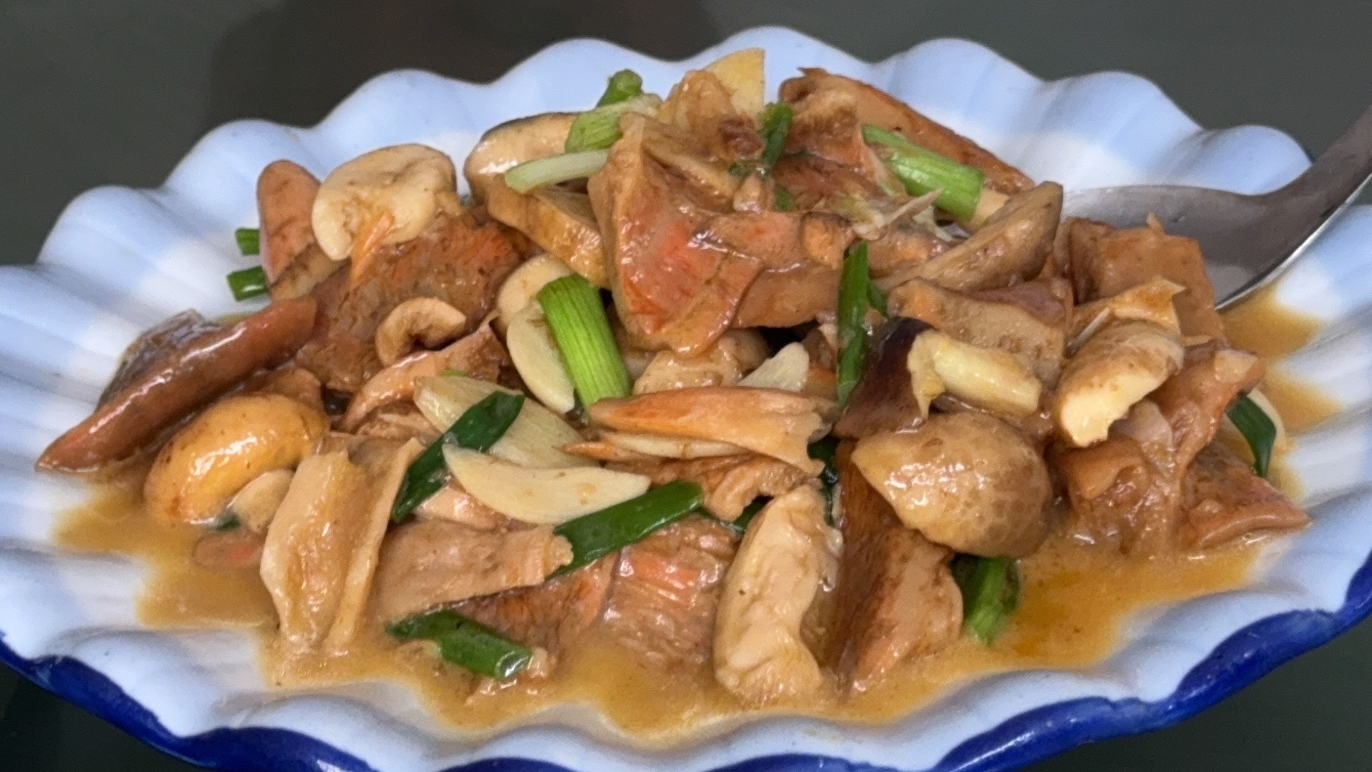 云南菌子好美味呀.. 