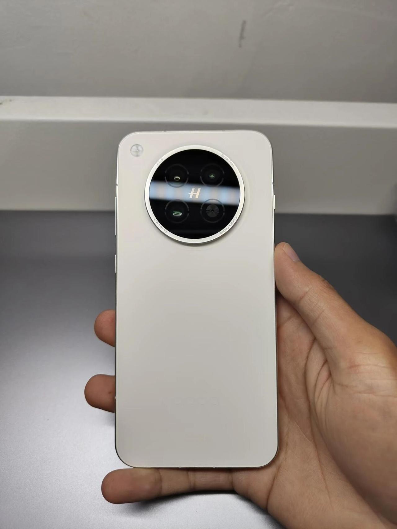 oppofindx8s使用感受首发冲的，几个月后的使用感受

优点
1，手感好，