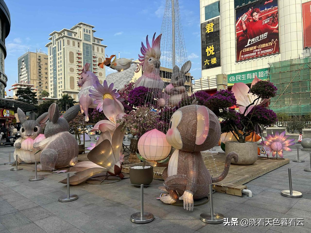 大家可不要忘了，其实任何的所谓高科技的产品，在推广普及到市场之前，

很多都是少