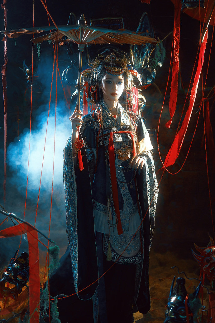 彭小苒傩戏造型新皮肤彭小苒诡面美人 彭小苒傩戏造型新皮肤 ​​​