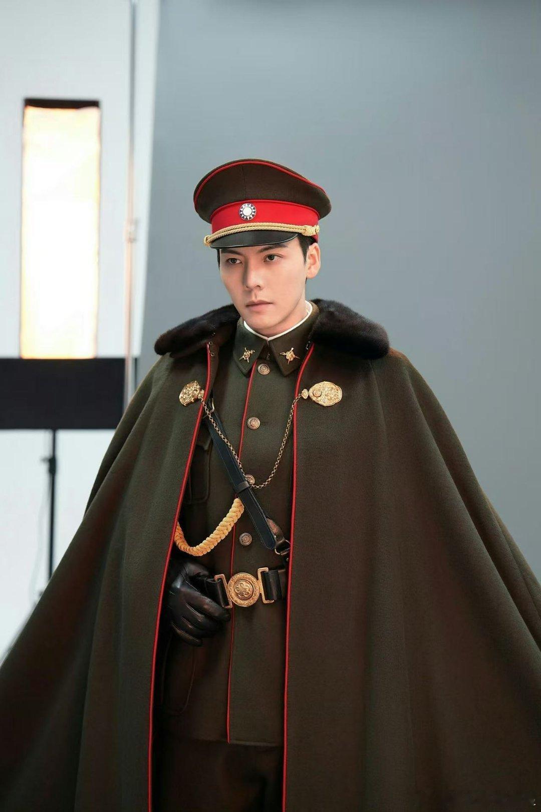 陈伟霆说被任达华点醒才来到内地时间的答案 他现在在舞台上那么自信，谁能想到当年他