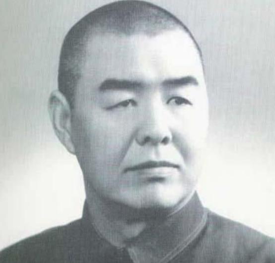 甘肃省长邓宝珊特意为毛主席送上特殊礼物，主席感动落泪：我们的人民实在太苦了
19