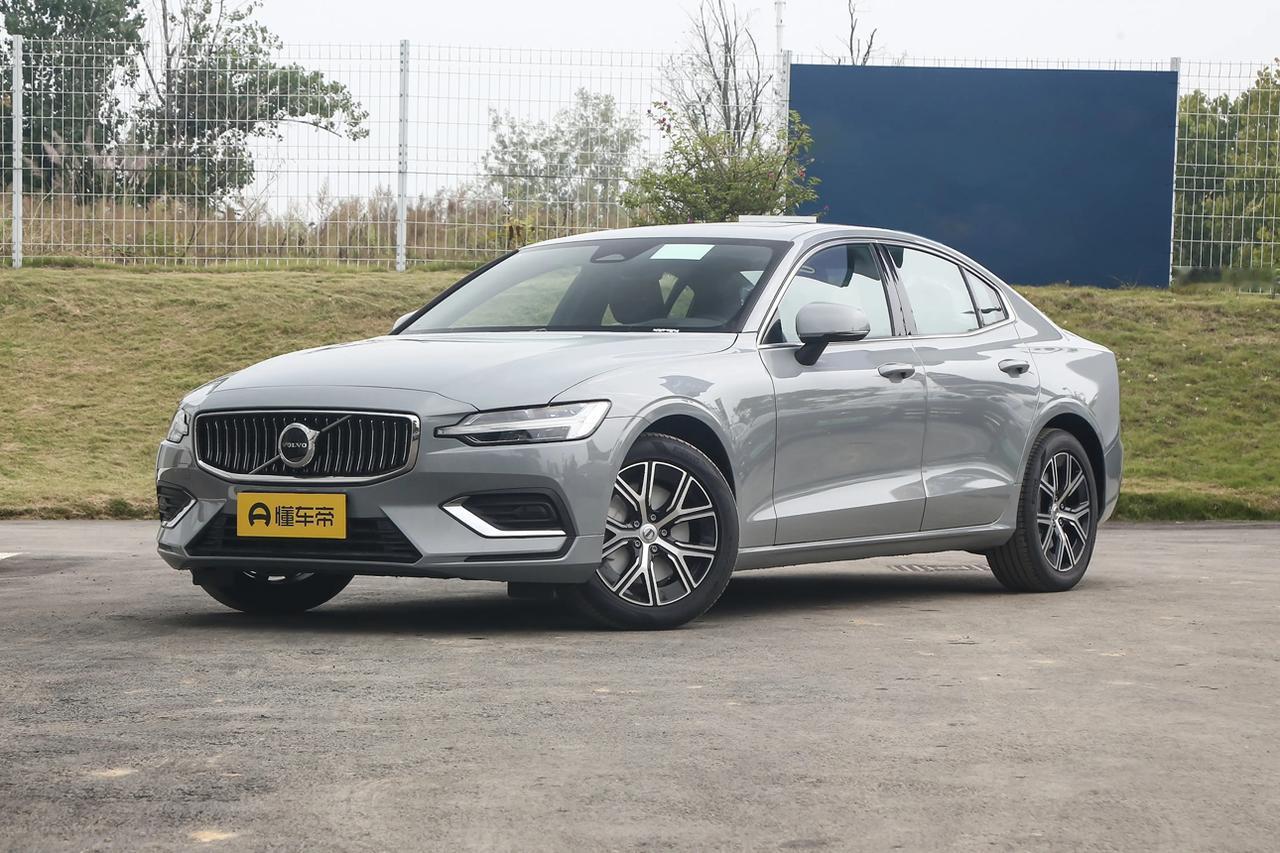 想入手一辆中型车，便趁着周末跑了三家本地沃尔沃4S店，重点了解了S60的价格现状