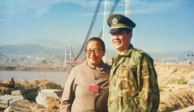 1996年，正在办公的刘源接到一个电话，只听对方说：“小源，我是你李讷姐，我想见