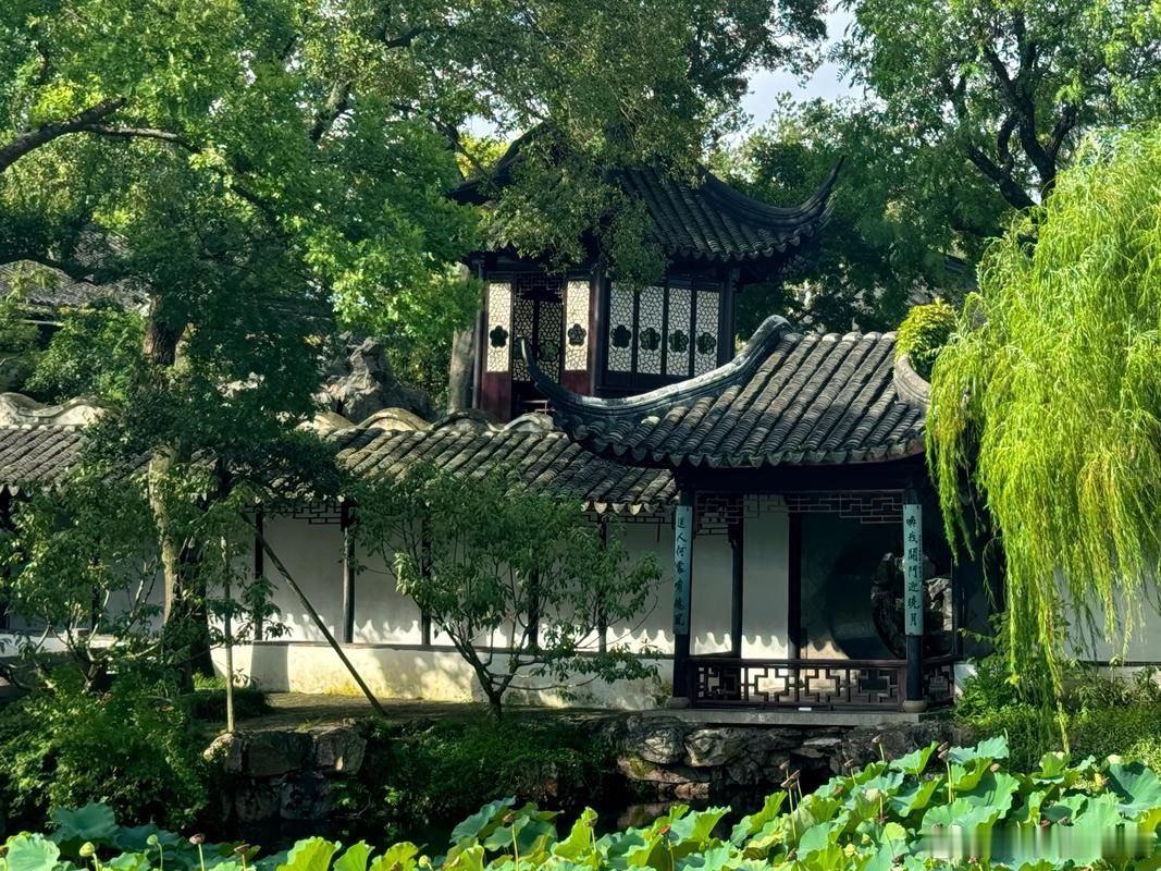 心里话      豁达的人生，宽容是基石，关爱是桥梁……     