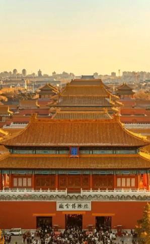 故宫缺钱到了什么地步，似乎永远入不敷出？故宫每年门票收入近8亿，文创收入大约15