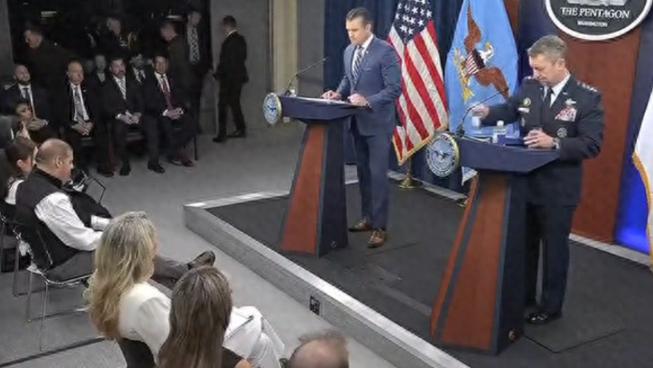 笑不活了！美国最高军事负责人之一，居然在全网直播时出了大丑！

当地时间 4 月