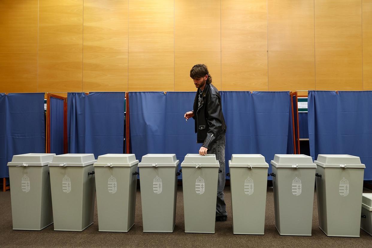 欧尔班败选！
当地时间4月12日，据总台记者消息，匈牙利蒂萨党主席毛焦尔·彼得宣