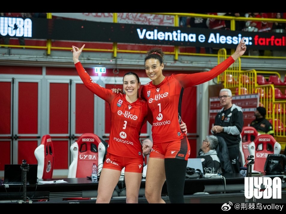 🇮🇹 33岁的接应瓦伦蒂娜·迪乌夫和34岁的主攻阿莱西亚·真纳里一起退役。女