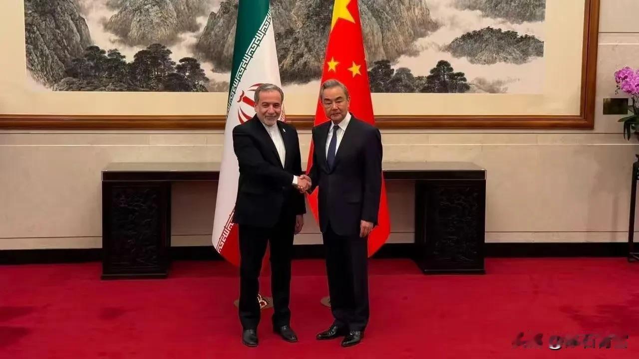 特郎普访问中国之日，就是美伊军事冲突落幕之时！
不要觉得美伊双方最近剑拔弩张，就