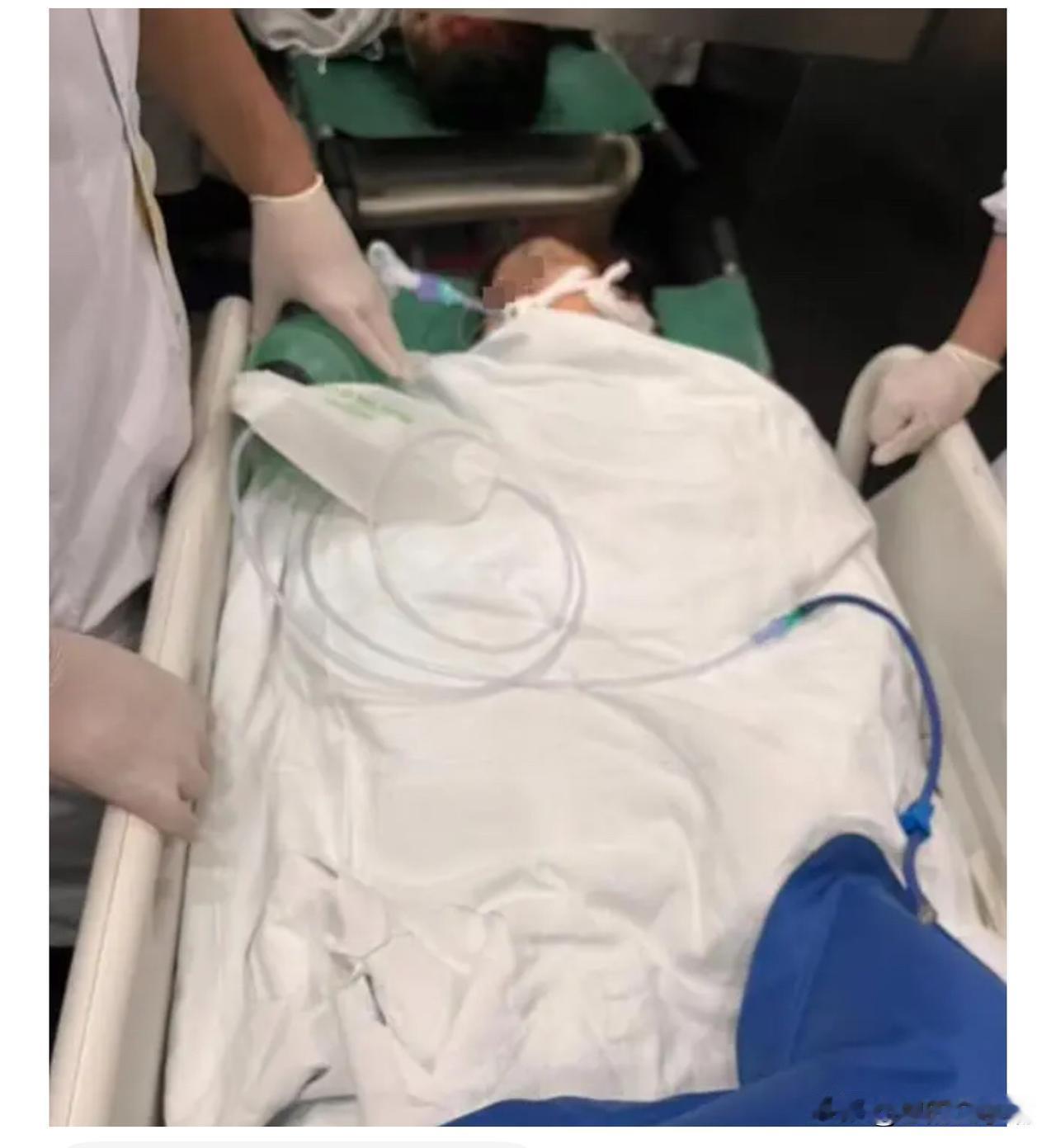 这保安惨了，违规开电梯门致女子跳下死亡，
他本是好意，想早点让业主逃出被困电梯，