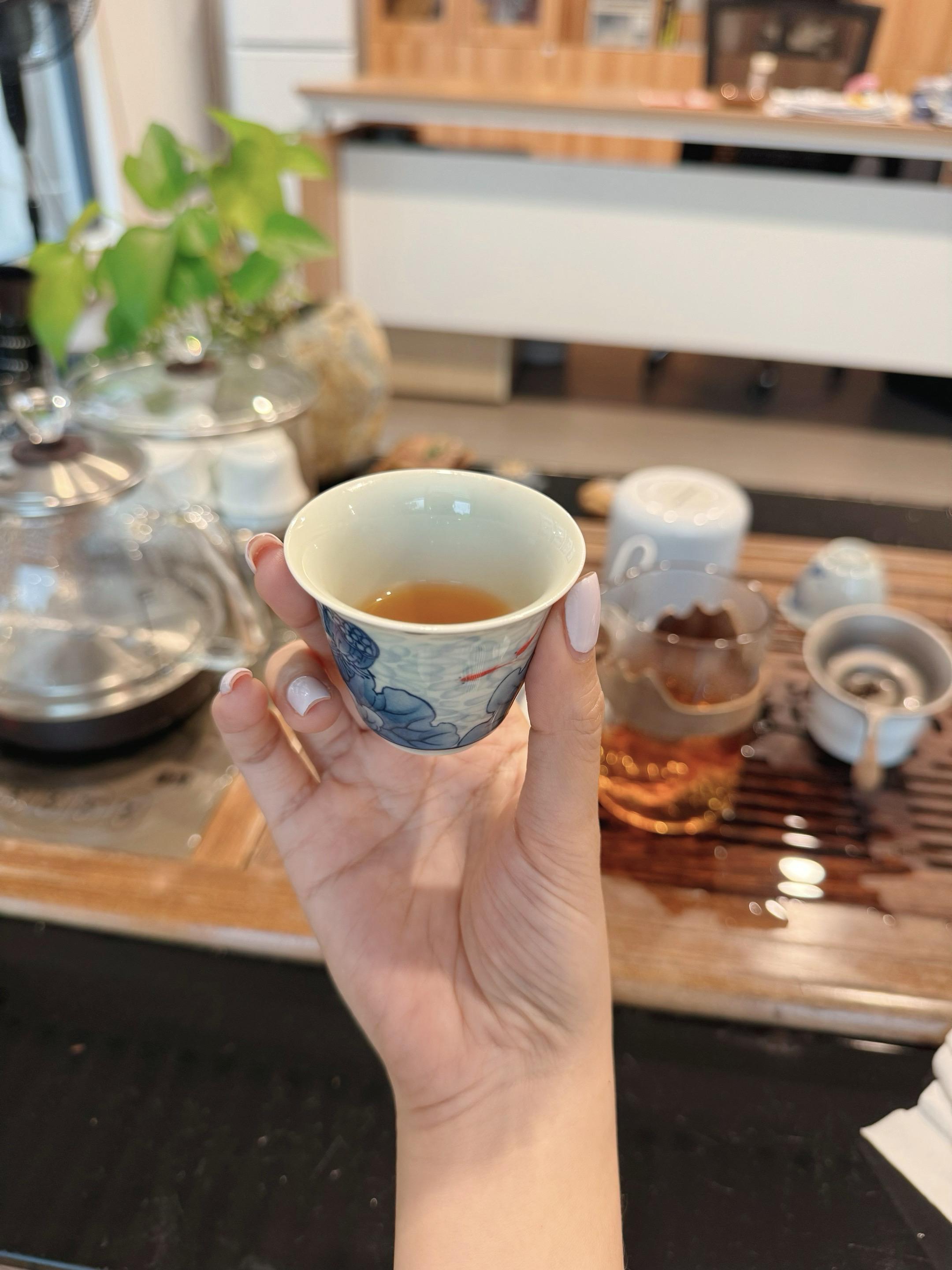 一茶一雨🌧️🍵。我知这缘分本如露水般短暂，然而然而～ 一茶一雨，半...