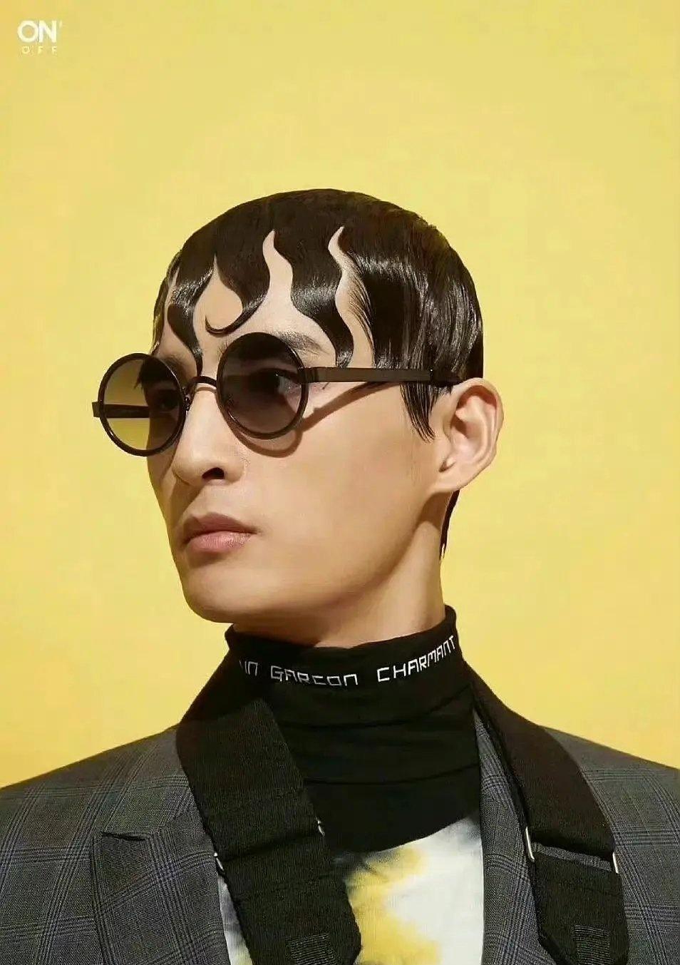 时尚杂志是专门给明星拍嘿图的吗 ​​​