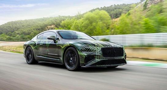 近日，全新宾利欧陆GT预告图公布。外观方面，新车将沿用最新的设计风格。灯组将不会