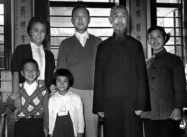 钱学森的儿女都是学霸，当有人问及钱学森的教育方式想要借鉴，他的儿子钱永刚说：“我