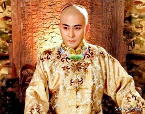 康熙四十八年，康熙大封皇子。这是一次集体性的爵位封赏，几乎所有参与政务的皇子都得