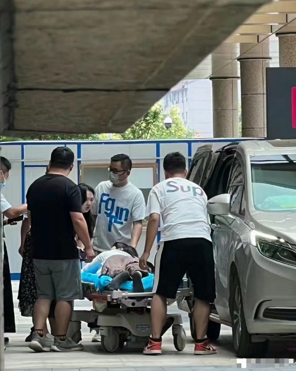 这一天我估计是三代粉终身难忘的日子！典型的一手好牌被“战斗粉”打成稀巴烂……从那