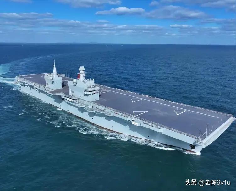 076四川舰：全球首创130米电磁弹射，可弹射回收歼-35，保留两栖登陆
076