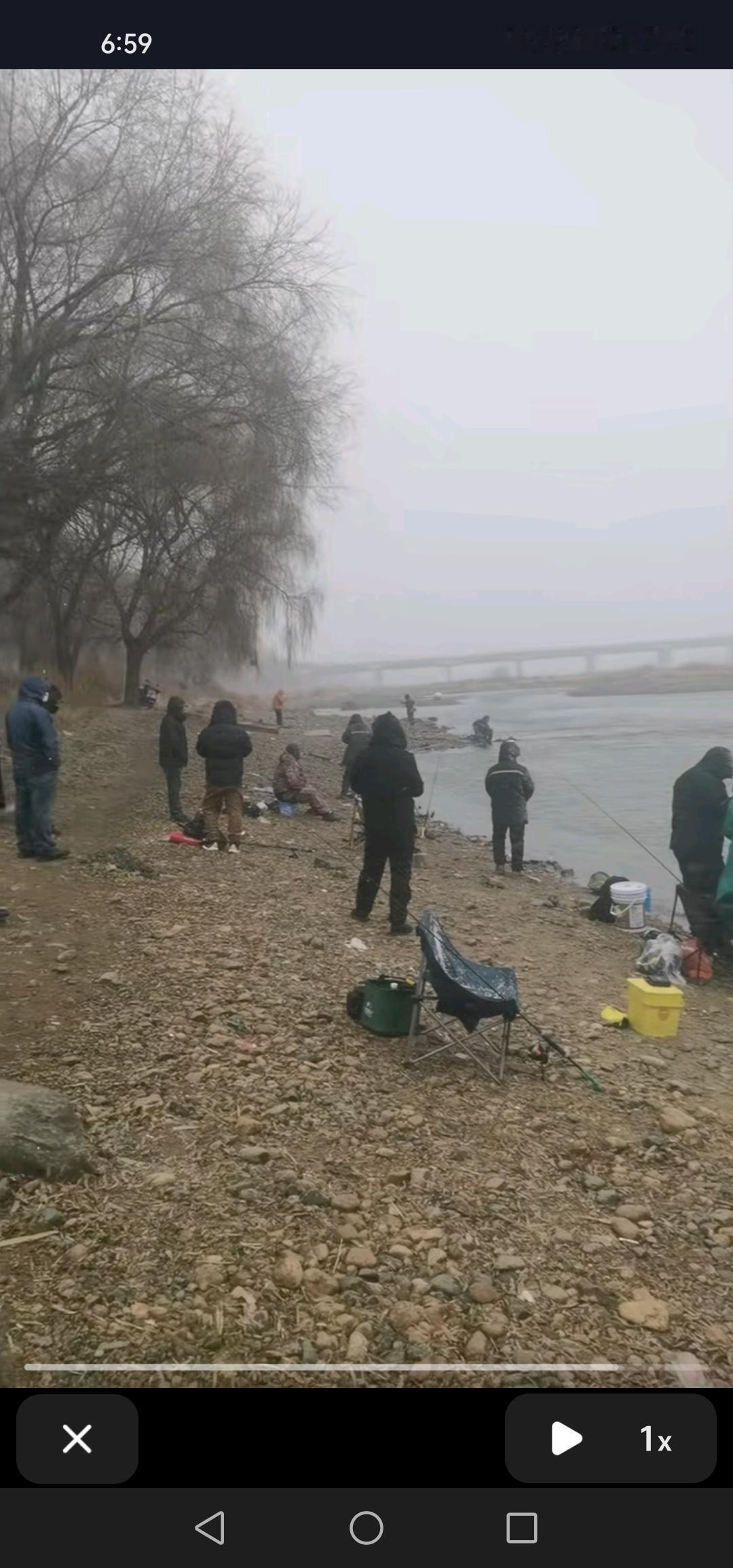 11月16日，坐标吉林市。即便漫天飞雪，也无法阻挡钓友们的热情。大家能看出这个钓