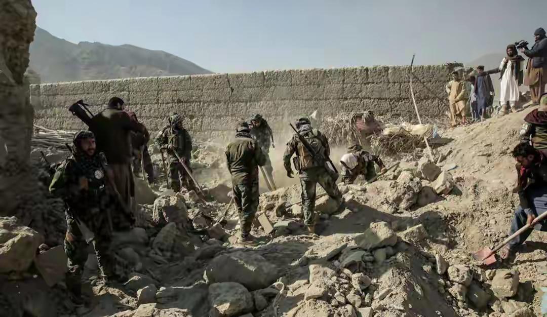 巴基斯坦使用中式装备取得碾压级优势，中械军火力全开，巴铁痛击印度盟军，团灭美械军