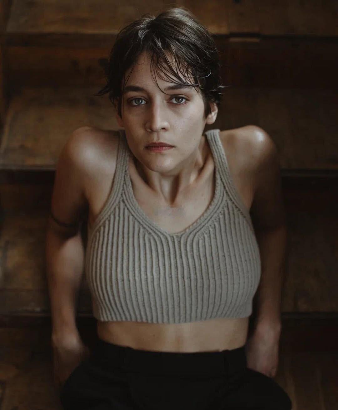 不是AI，不是换脸
这是女演员Liza Yankovskaya，出身俄罗斯演艺世