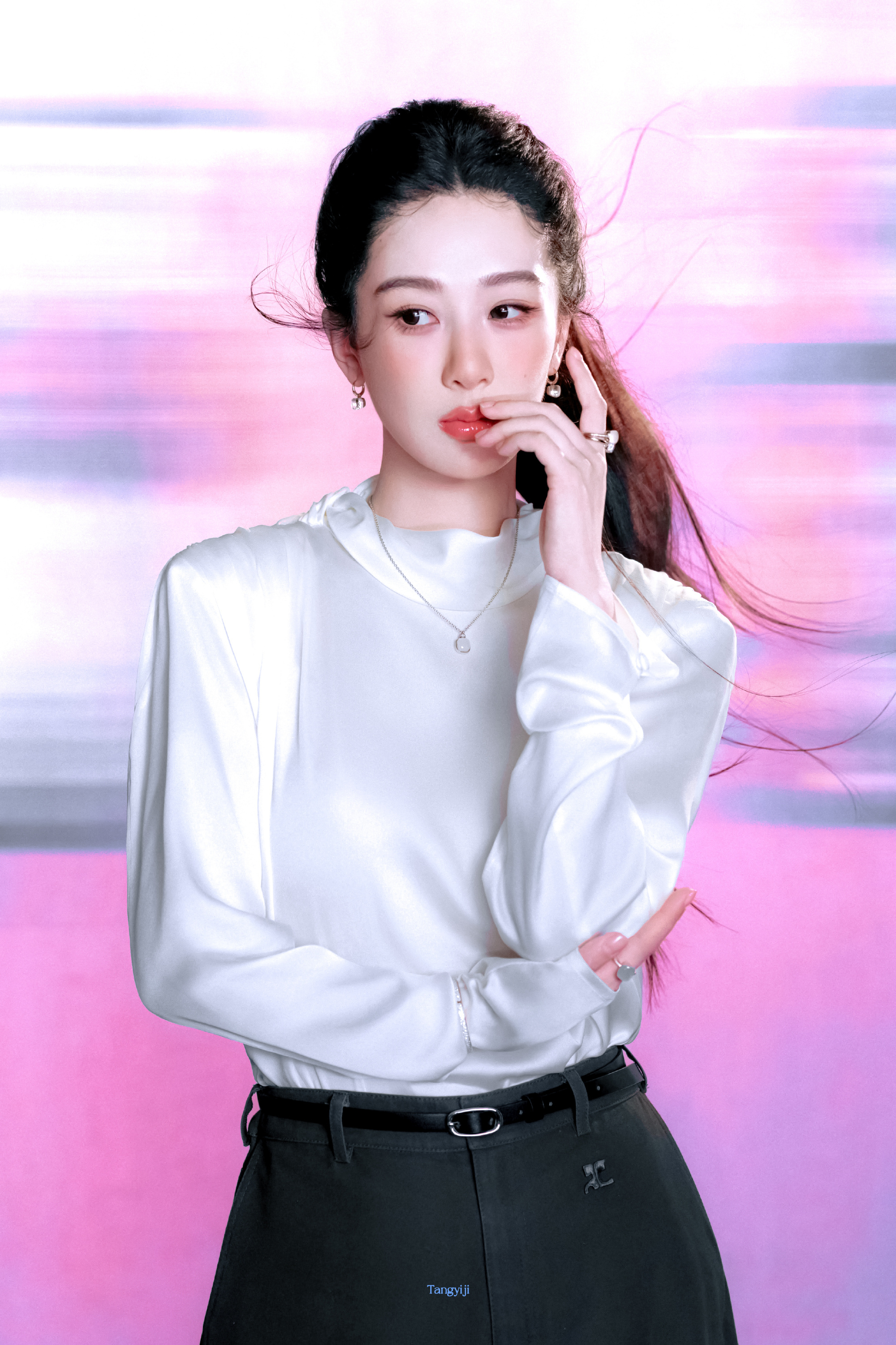 杨紫  yz杨紫董竹君 yz杨紫玉兰花开君再来 世界这么大，而我真正想落脚的地方