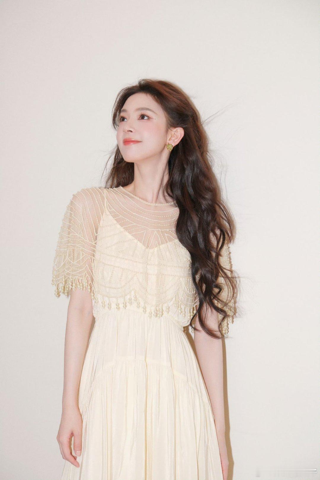 陈瑶四公个喜第16陈瑶真的好漂亮吧！零基础来这里，现在唱跳都挺好的！性格也很可爱