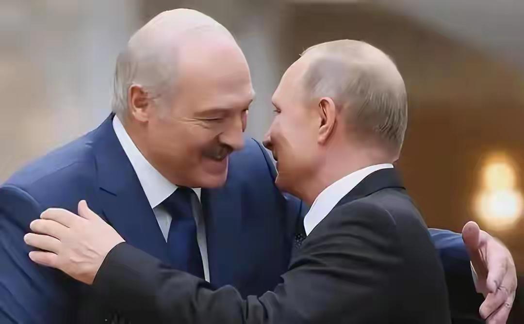 卢卡申科签字，加入特朗普阵营，普京也在考虑，中方回敬一句话