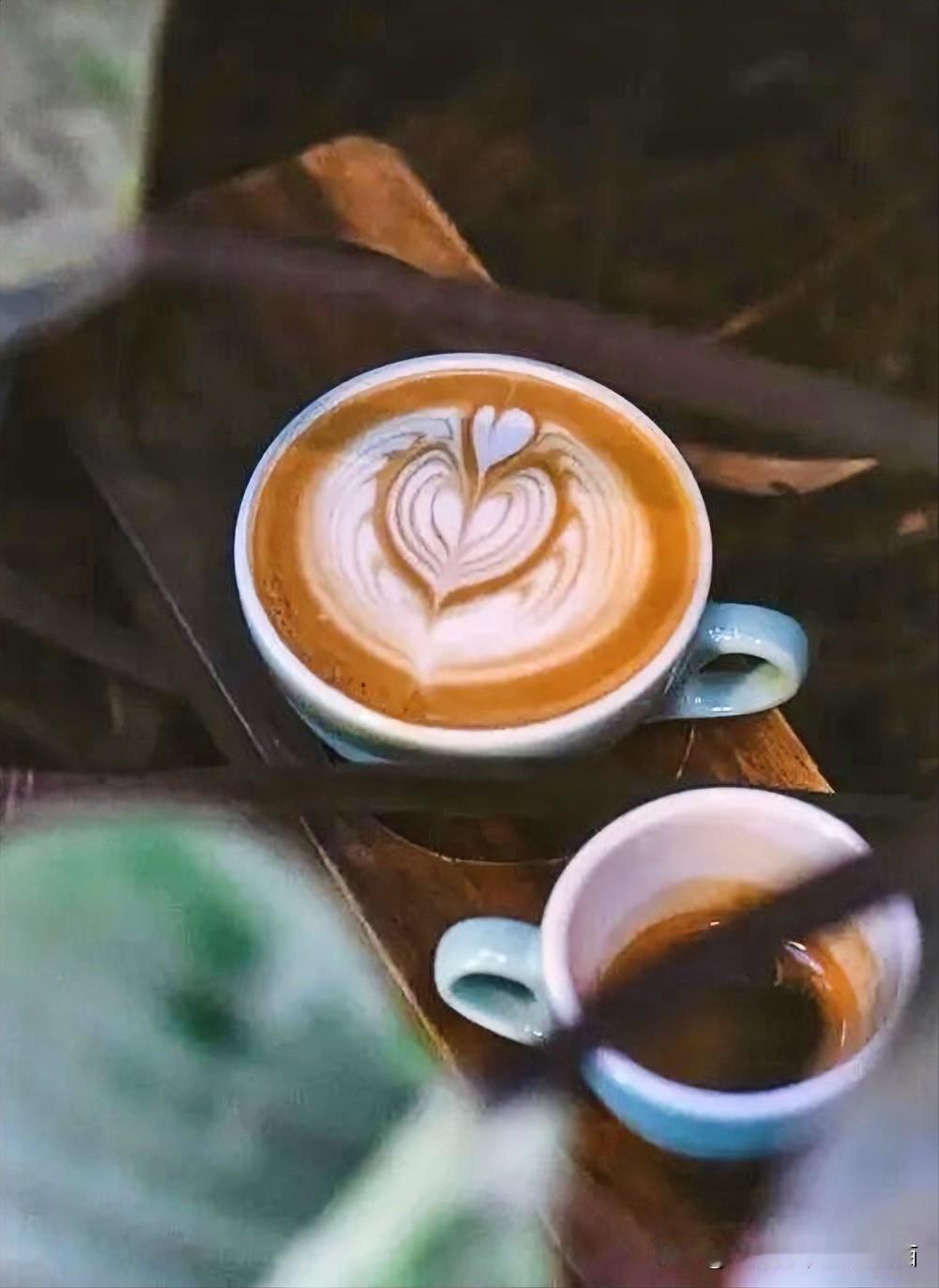 人的一生中，遇见最好的亲密关系，彼此之间的相处模式就是：我们应该合起伙来对付这个