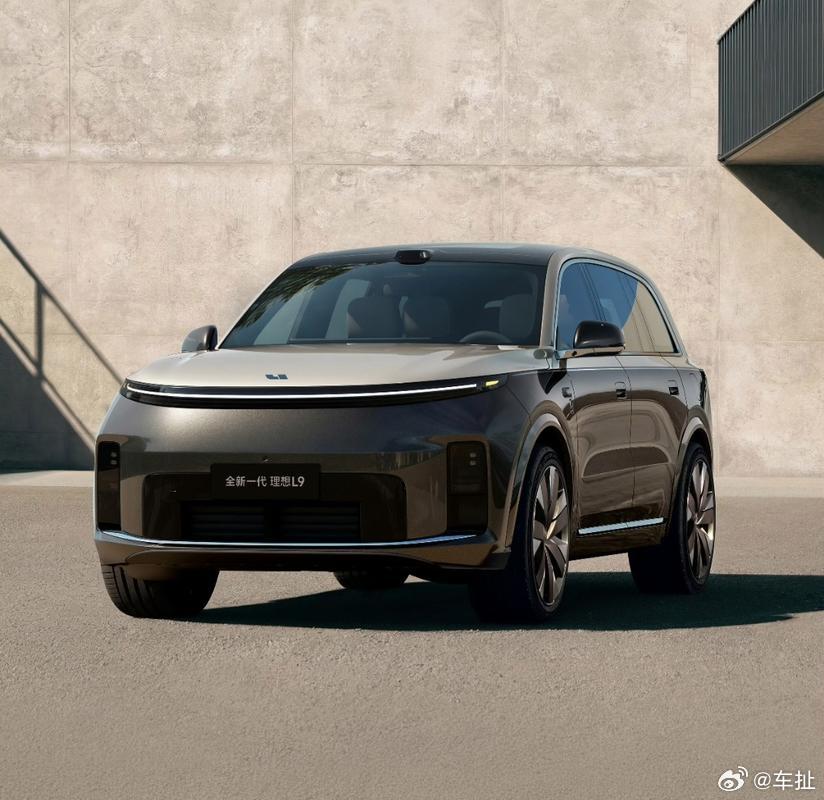 理想汽车公布2025年营收为1123亿元，净利润11亿元，实现连续三年盈利。目前