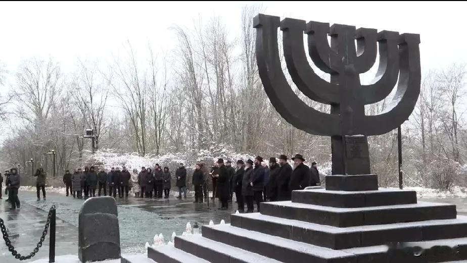 【泽连斯基：当针对一个民族的仇恨愈演愈烈，其他人绝不能无动于衷、袖手旁观】

1