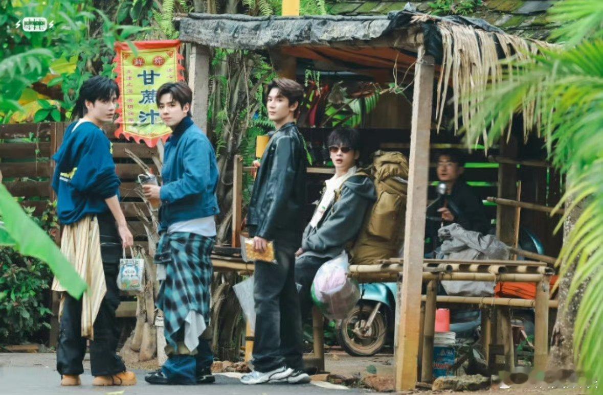 夏之光手机大片夏之光这摄影技术绝了！手机随手一拍，蘑菇屋的日常光影就有了热带度假