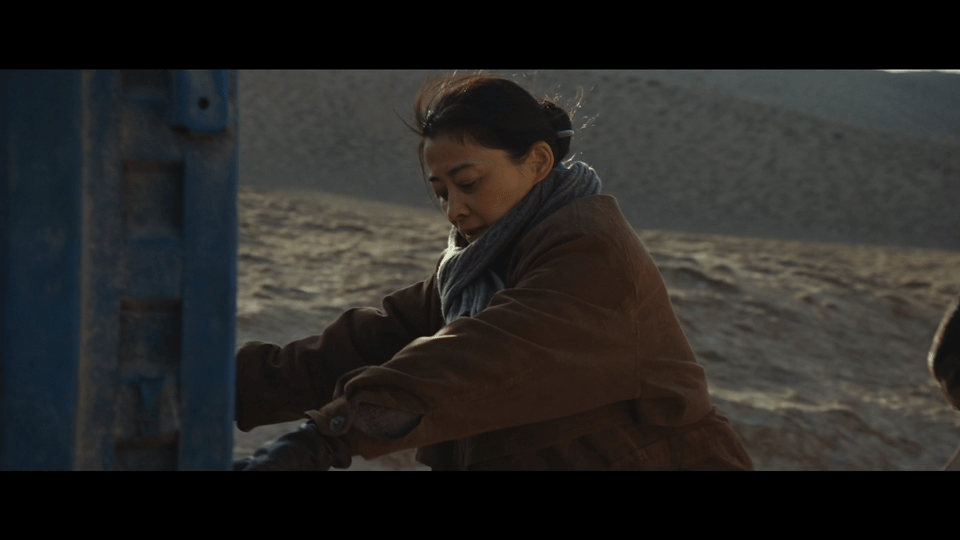 梅婷新剧慈母守中线 谁被梅婷的张勤勤戳中了！面对偷袭的盗贼，她策马迎险的模样，完