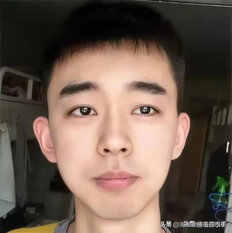 最近看了几集耿同学的直播视频，发现此子绝非池中之物。
 
刷遍当下五花八门的年轻