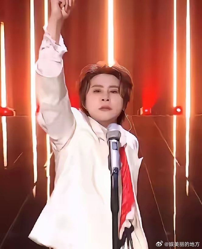 倪萍：我把票平分了！王濛：你把我的尊严也平分了吧！嘿嘿，还是太斯文了！不如直接告