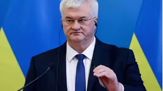 乌克兰外长放狠话：买俄油者禁参重建？双重标准背后全是无奈
 
乌克兰外长宣布：凡